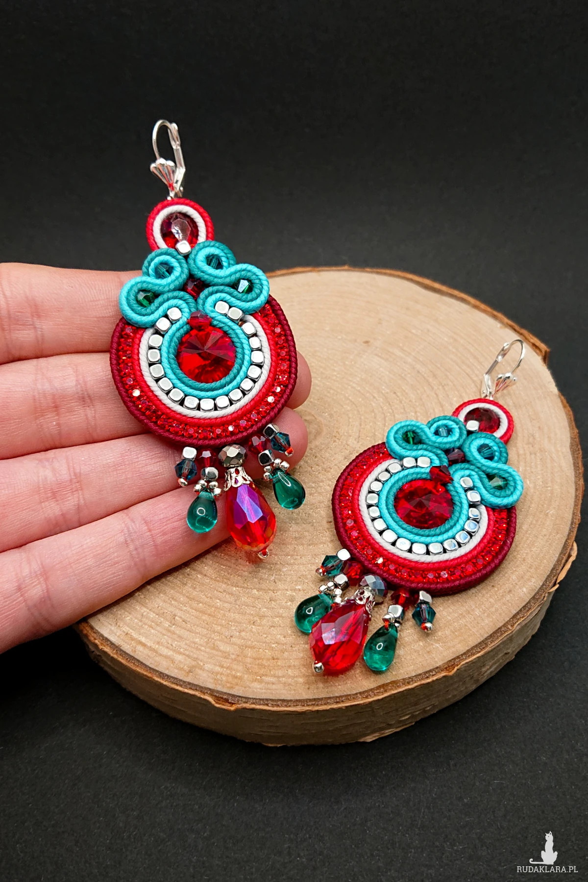 Długie turkusowo-czerwone kolczyki sutasz